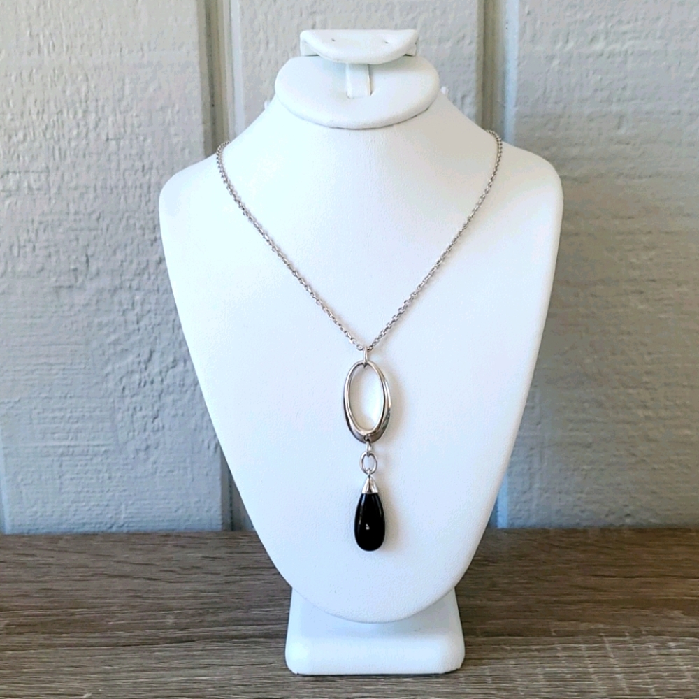 Elegant Pendant Necklace